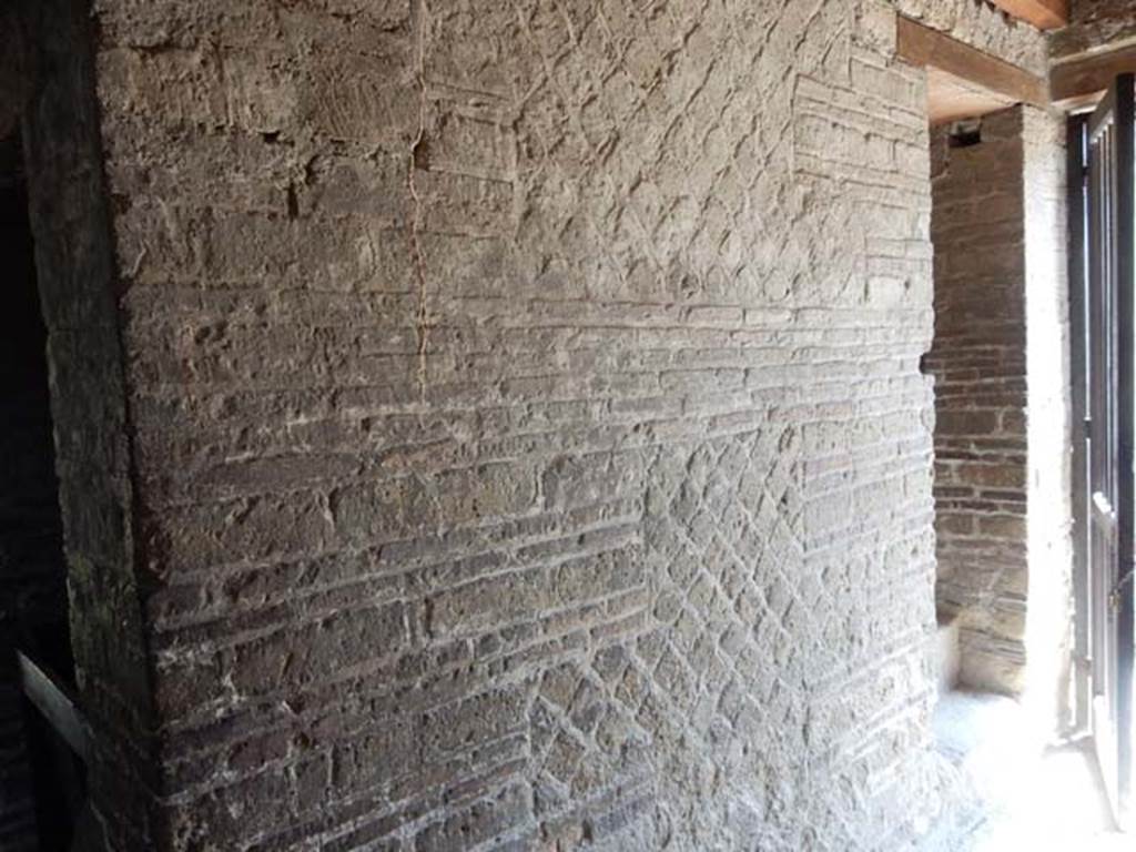 IV.21, Herculaneum. May 2018. North side of entrance corridor, looking east. Photo courtesy of Buzz Ferebee.